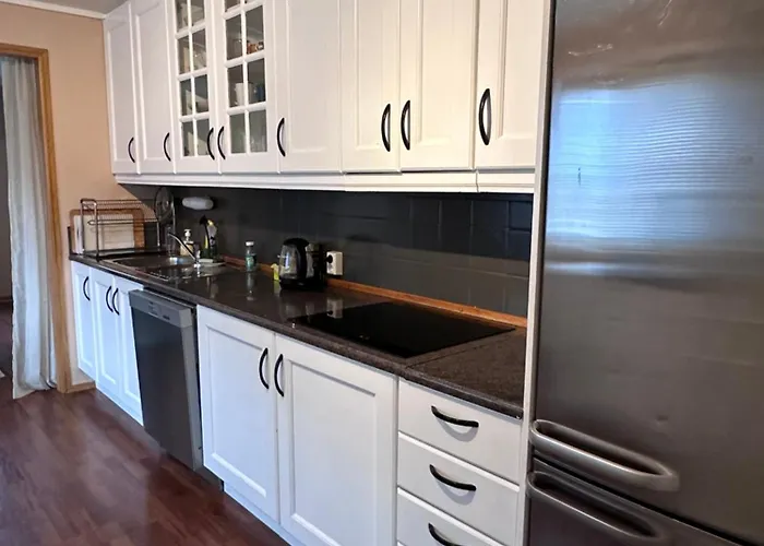 Privatunterkunft Bedroom Near City Center