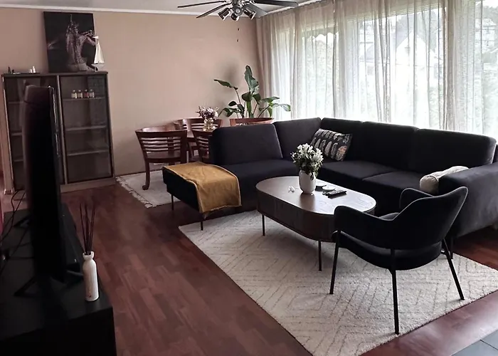 Privatunterkunft Bedroom Near City Center